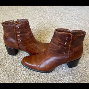Naturalizer Cognac leather booties sz 7.5M